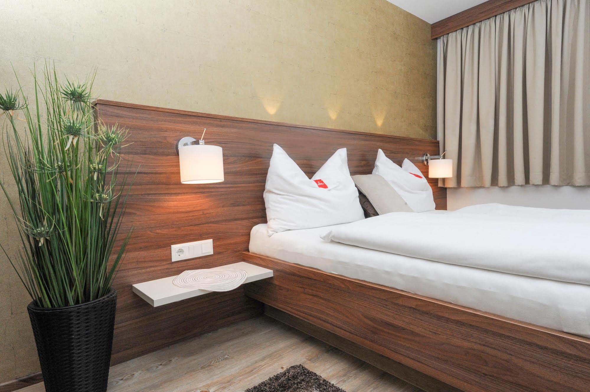 סנט וולנטין Hotel Restaurant Wallner I Contactless Check-In מראה חיצוני תמונה